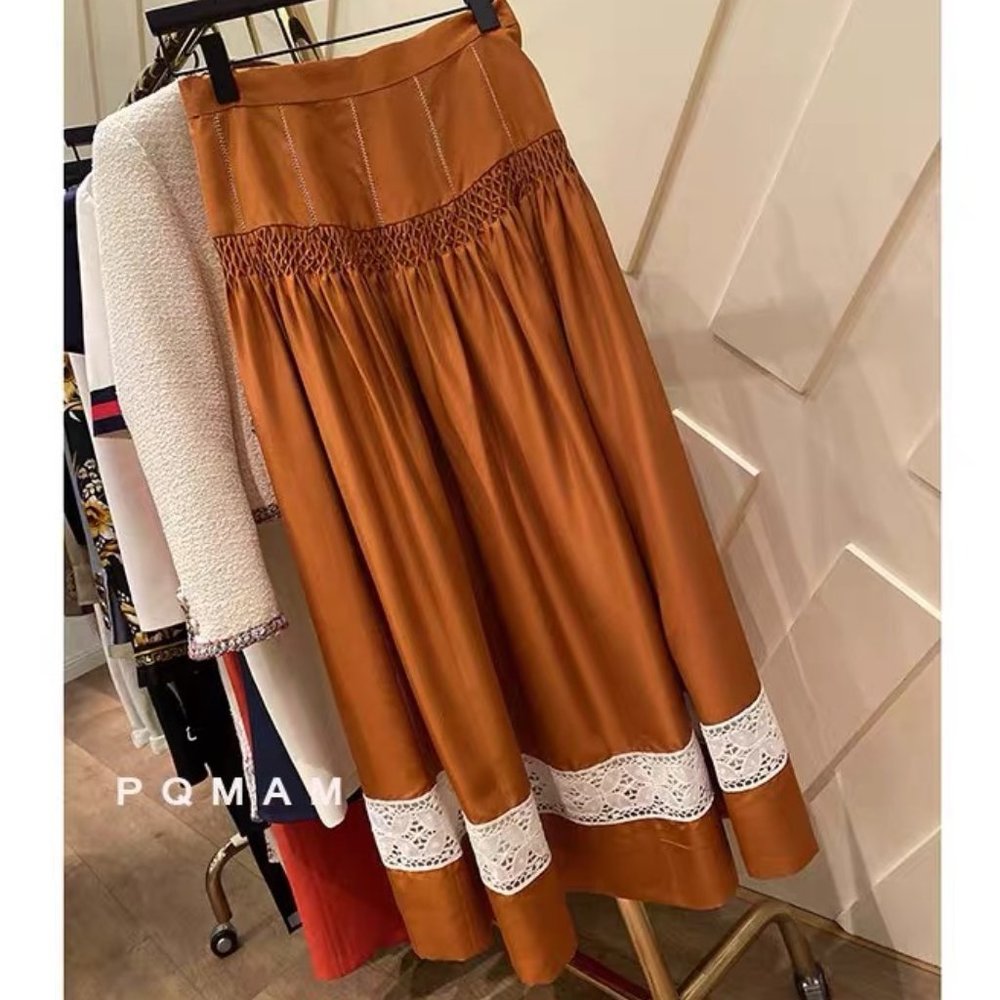 Women Elegant Lace-Accented 100% Silk Swirl Maxi Skirt with lace trim in size 4